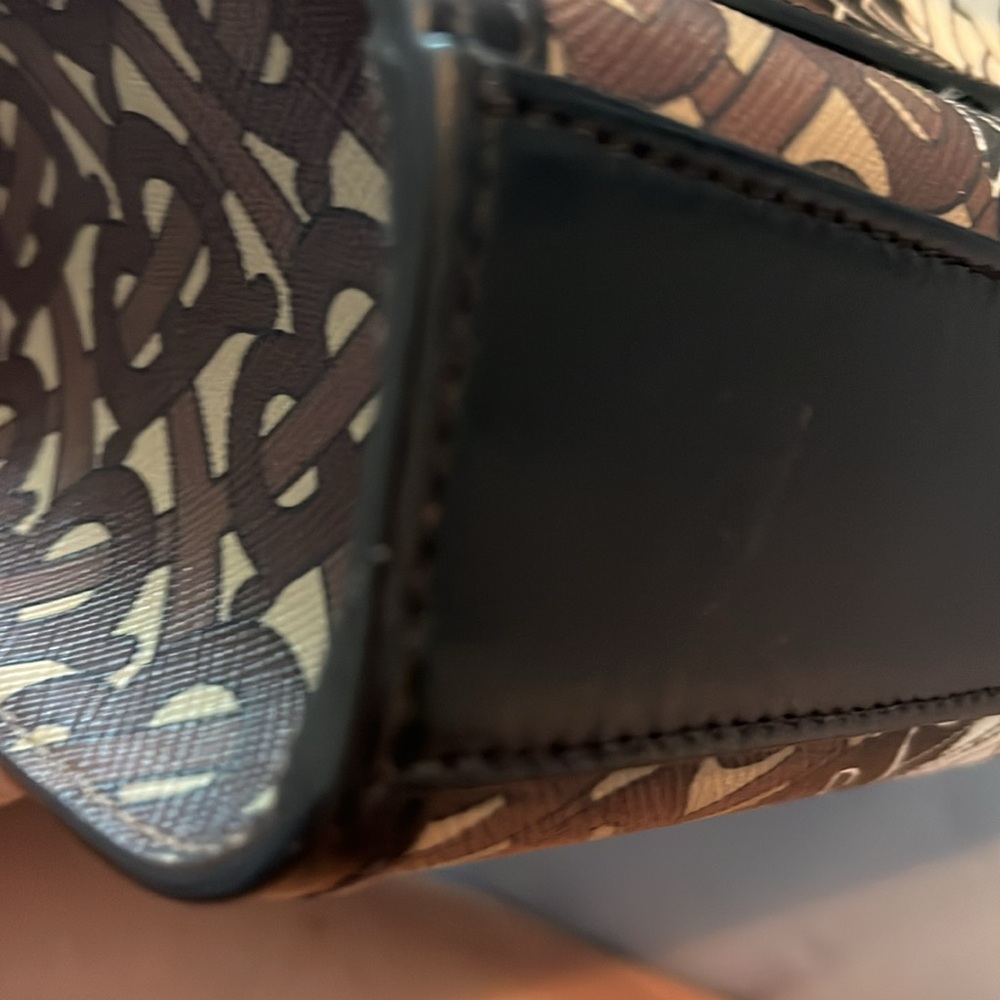Burberry small handle bag 1 free wallet - Picture 13 of 15